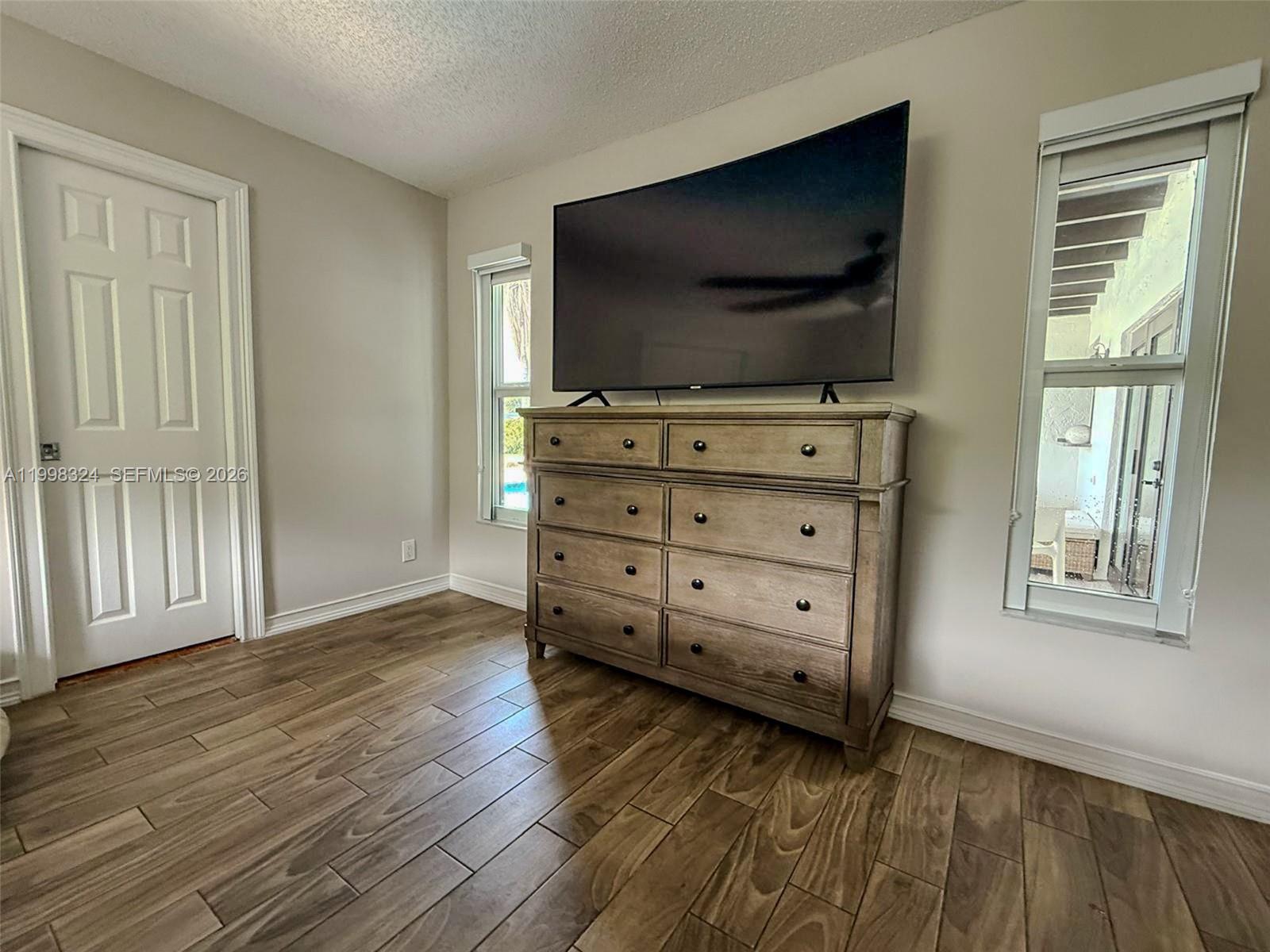 PEMBROKE LAKES SEC 4 - Residential Lease