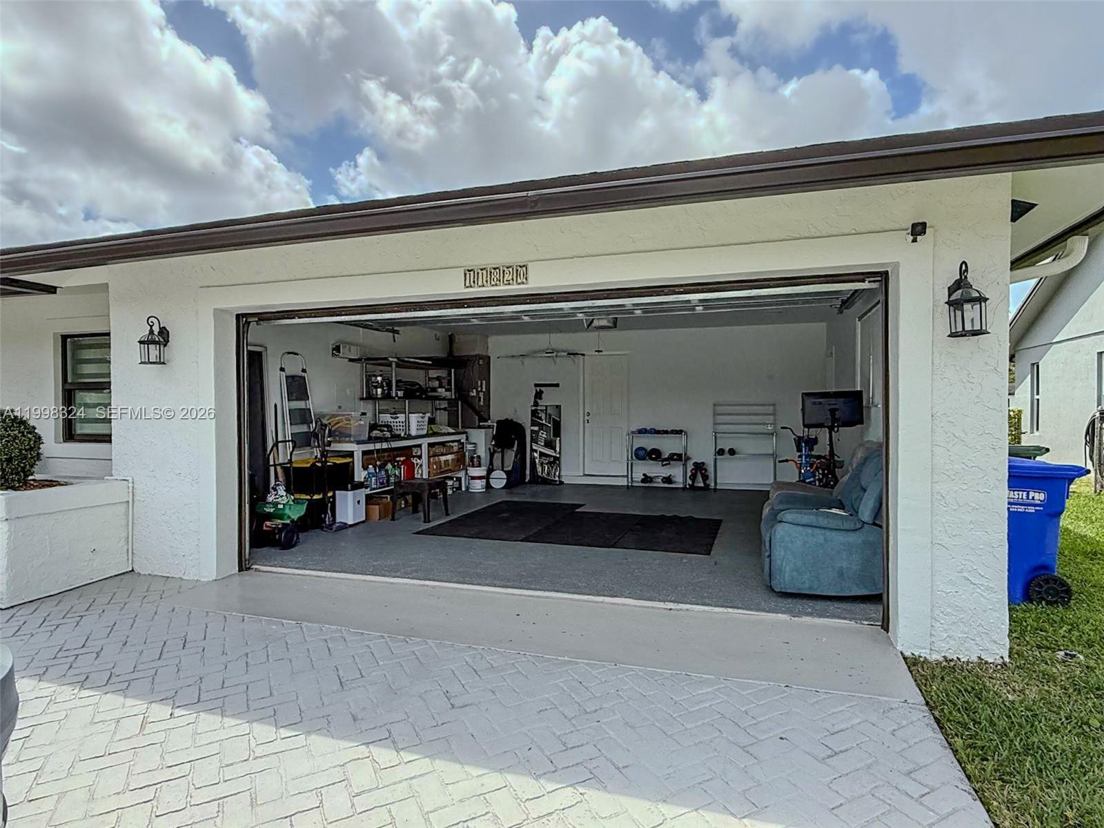 PEMBROKE LAKES SEC 4 - Residential Lease