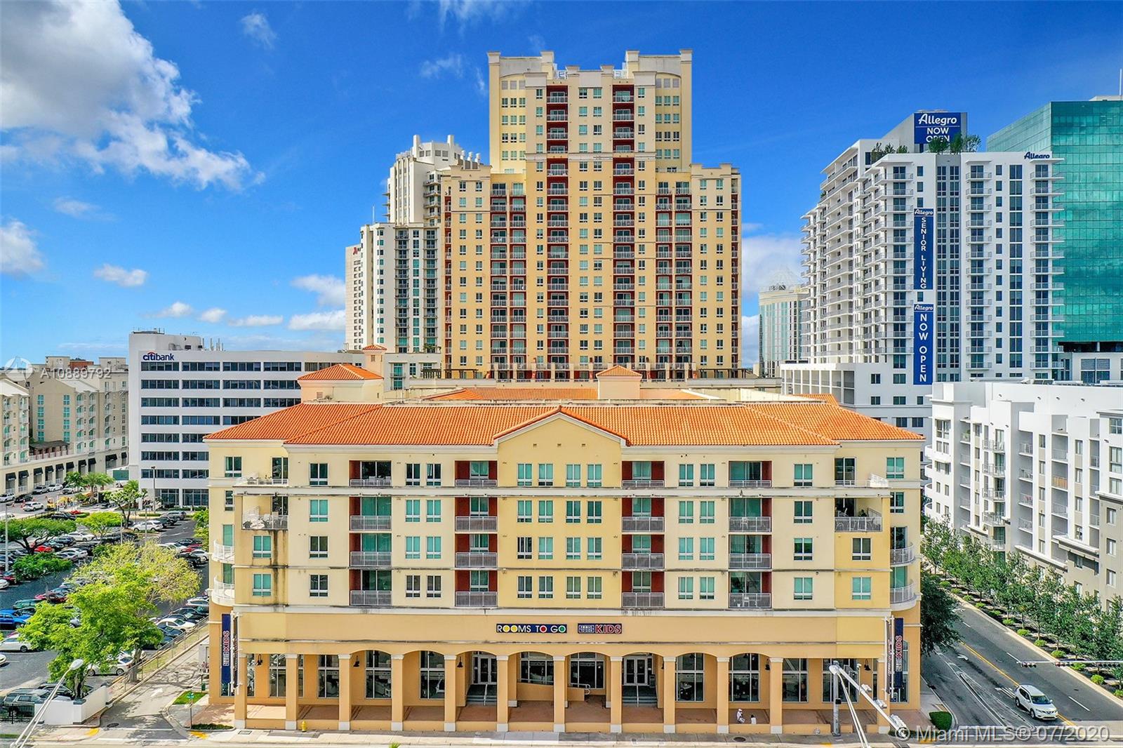 TOSCANO CONDO - Residential