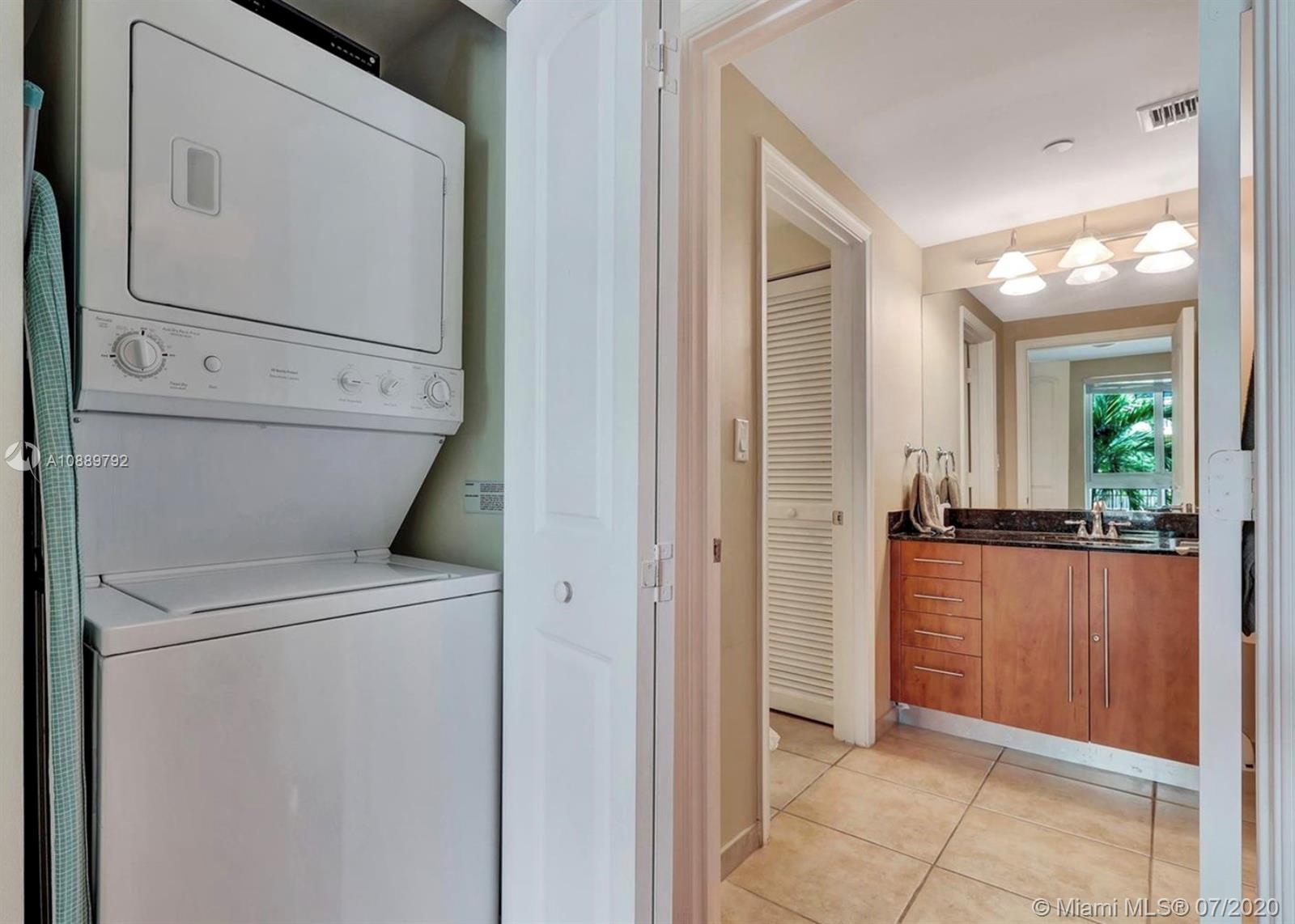 TOSCANO CONDO - Residential