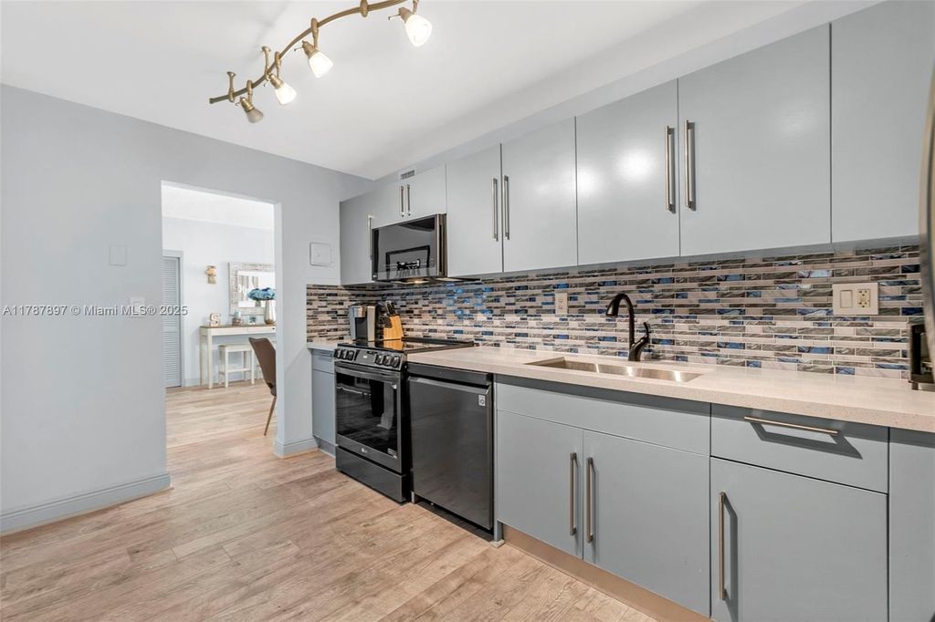 Photo of 3000 S Ocean Dr #1122, Hollywood, FL 33019 (MLS # A11787897)