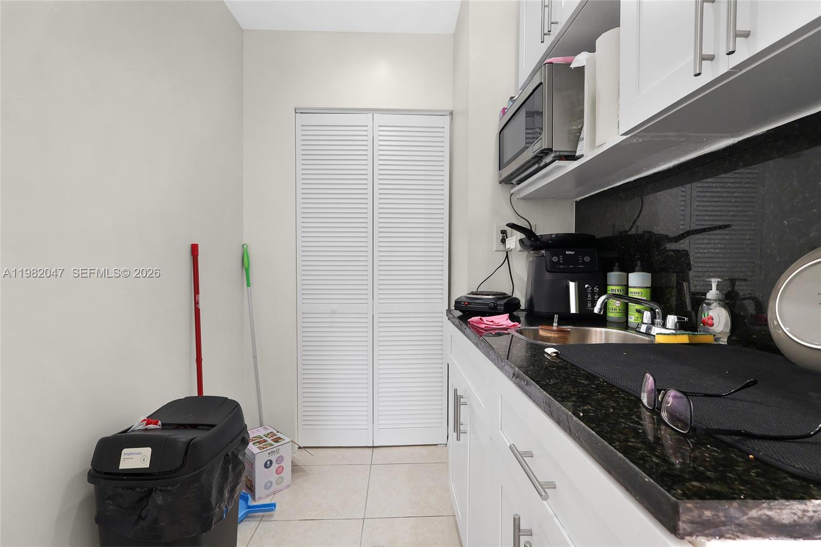 ESTATE HOMES - Residential