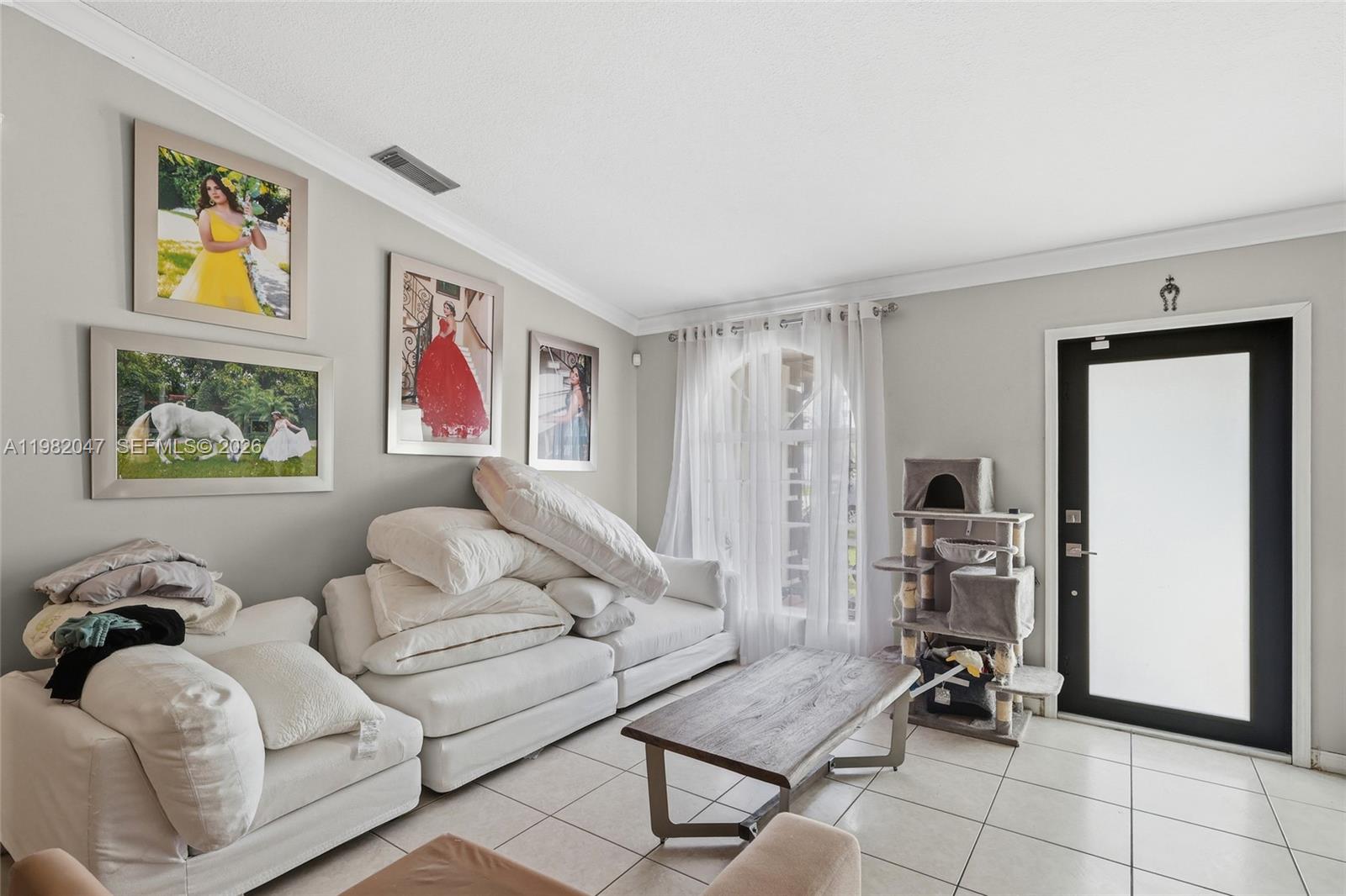 ESTATE HOMES - Residential