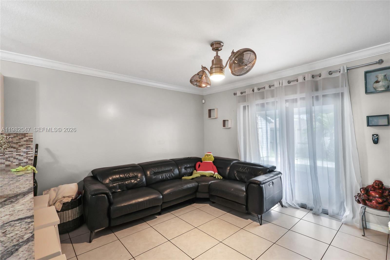 ESTATE HOMES - Residential