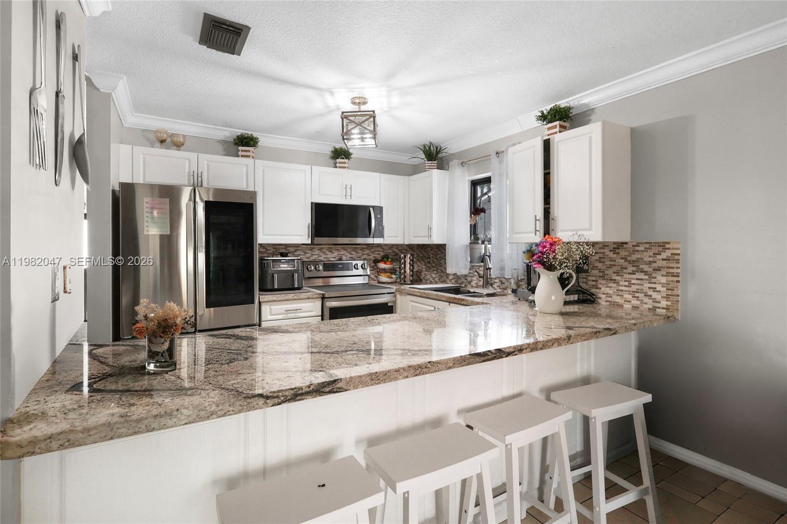 ESTATE HOMES - Residential