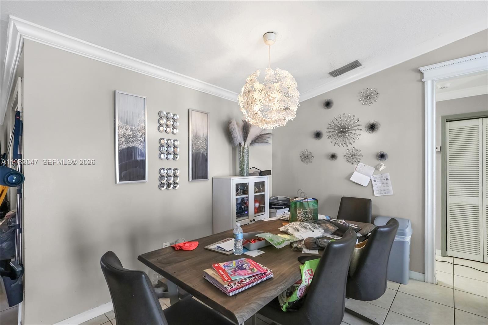 ESTATE HOMES - Residential