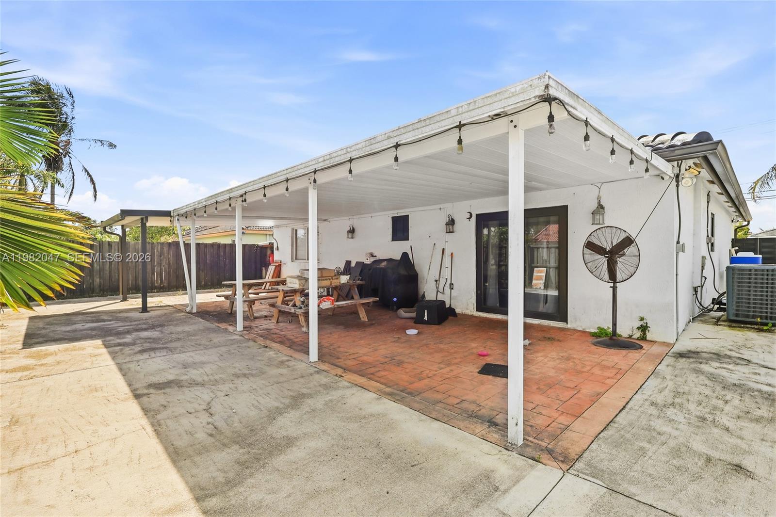 ESTATE HOMES - Residential