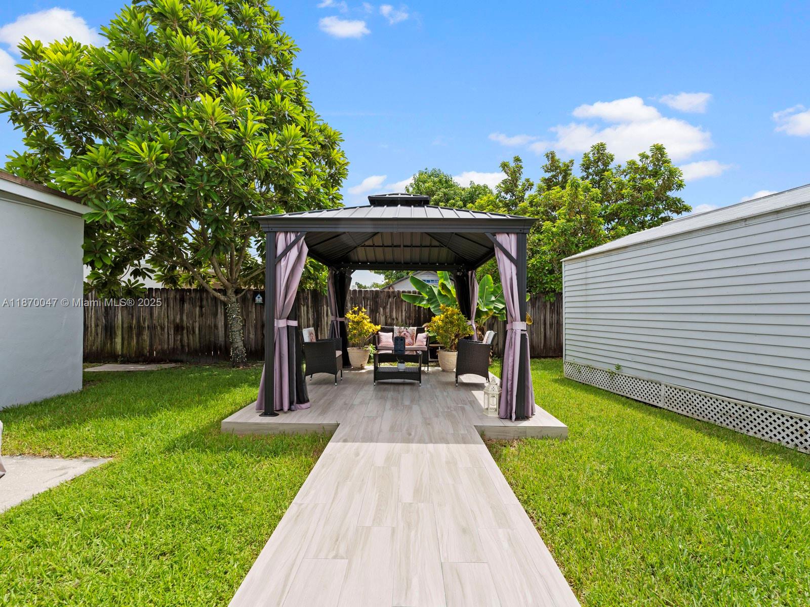 WESTWOOD LAKE 1ST ADDN - Residential