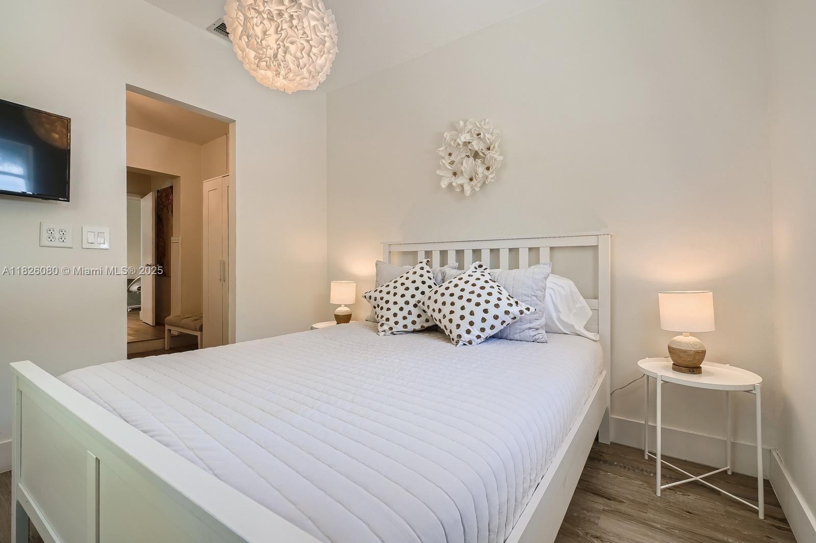 LIGHTHOUSE MANOR - Residential Lease