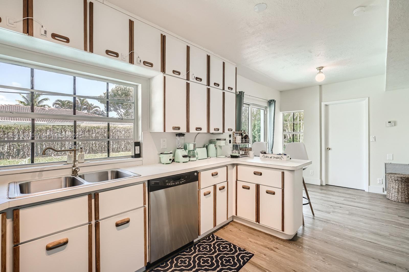 3830 NE 22nd Ter 3830