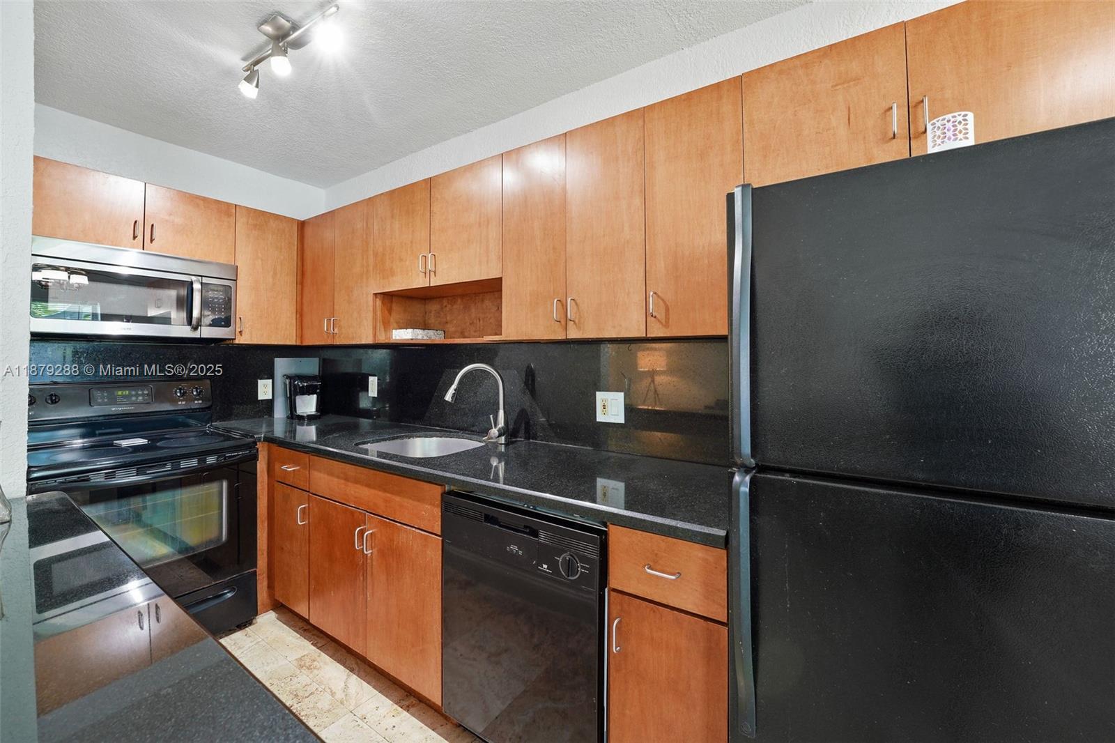 ACQUASTRADA CONDO - Residential Lease