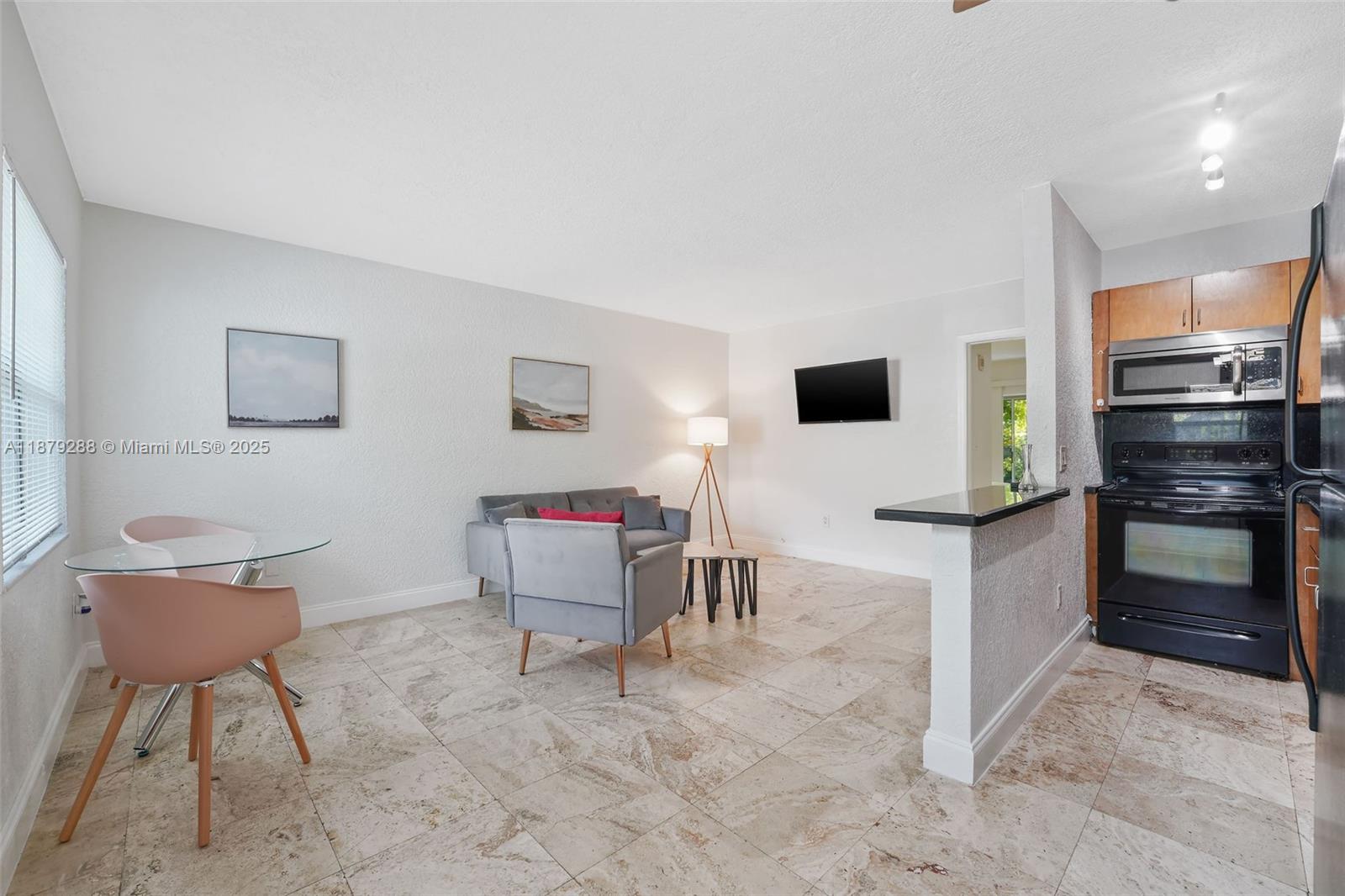ACQUASTRADA CONDO - Residential Lease