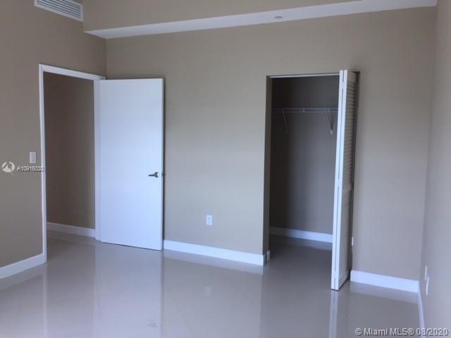 THE PLAZA 901 BRICKELL CO - Residential Lease