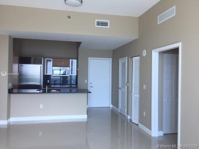 THE PLAZA 901 BRICKELL CO - Residential Lease