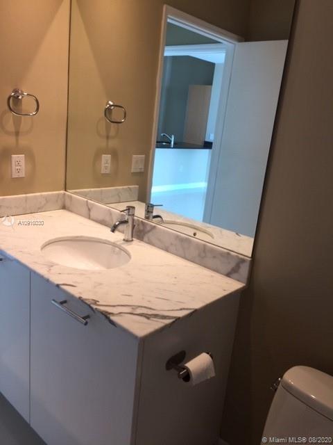 THE PLAZA 901 BRICKELL CO - Residential Lease