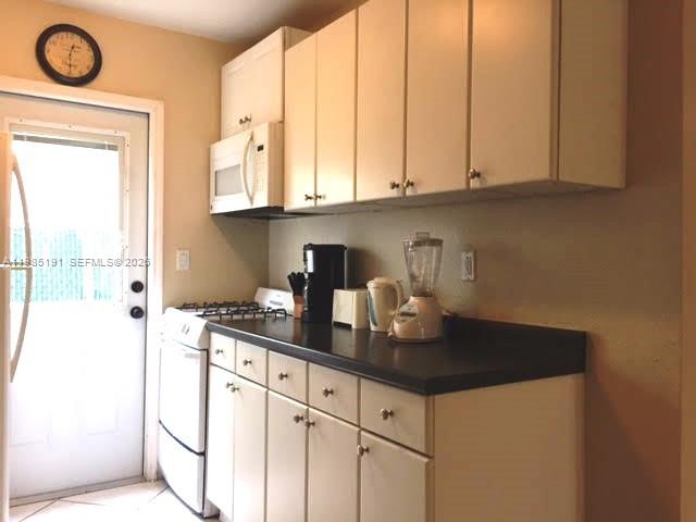 7315 BYRON AVE CONDO - Residential Lease