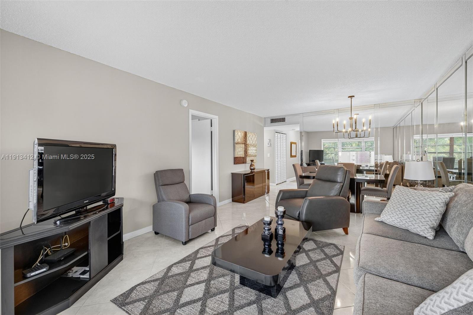 LAUDERDALE OAKS CONDO XII - Residential