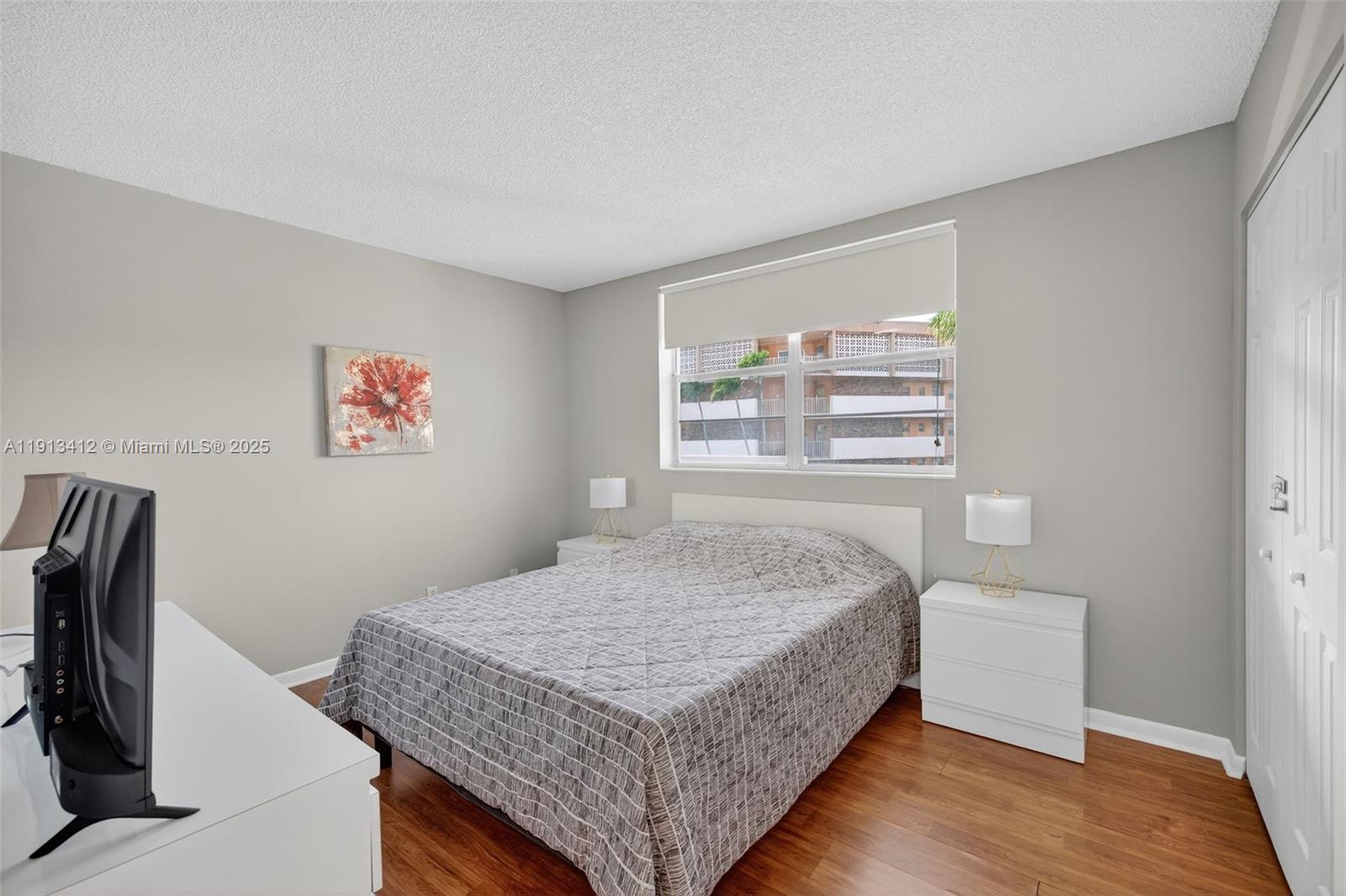 LAUDERDALE OAKS CONDO XII - Residential