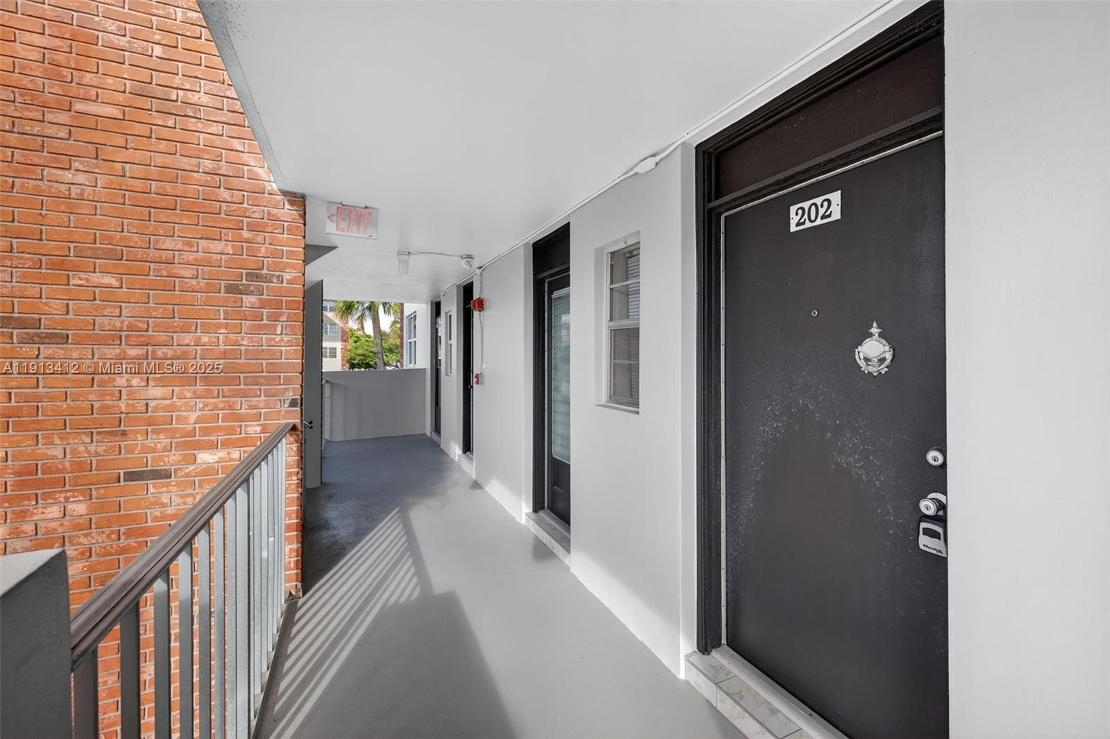 LAUDERDALE OAKS CONDO XII - Residential