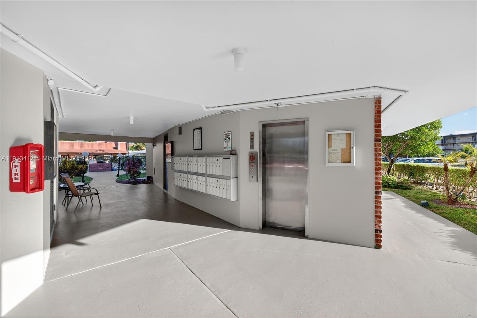 LAUDERDALE OAKS CONDO XII - Residential