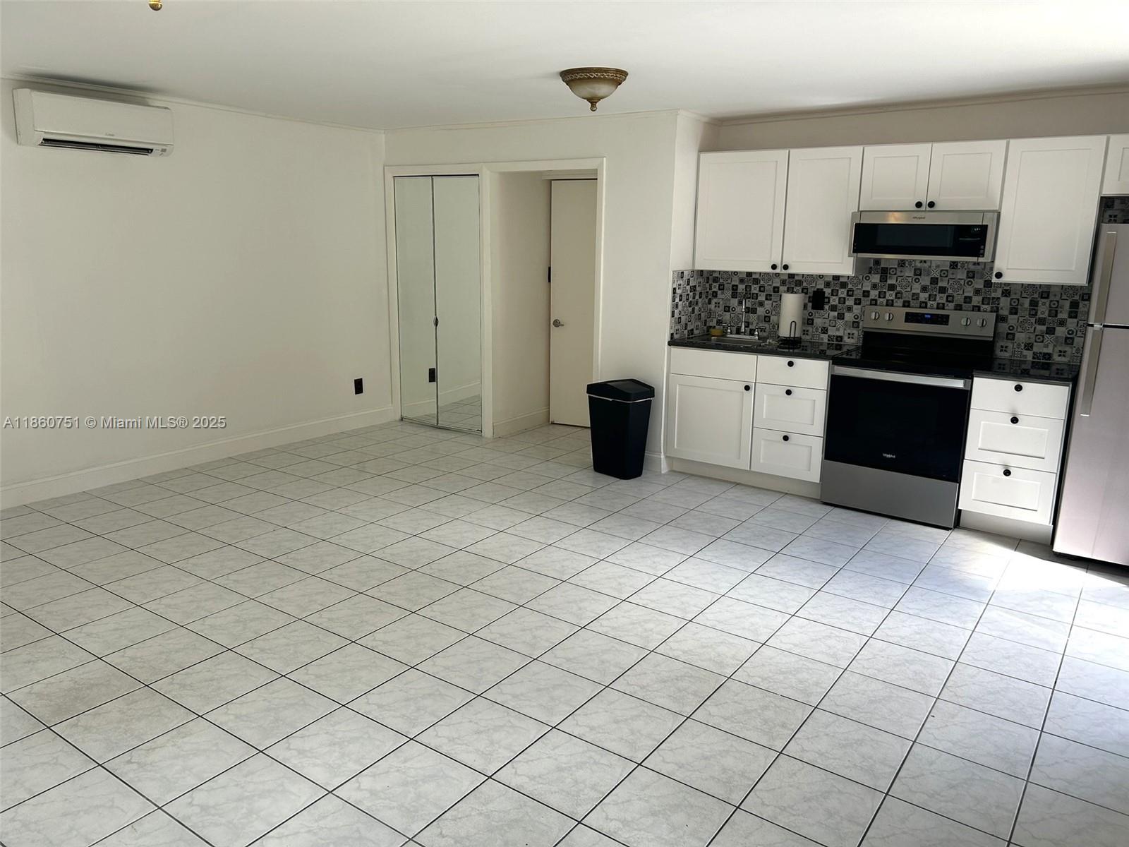 MIAMI SHORES SEC 1 AMD - Residential Lease