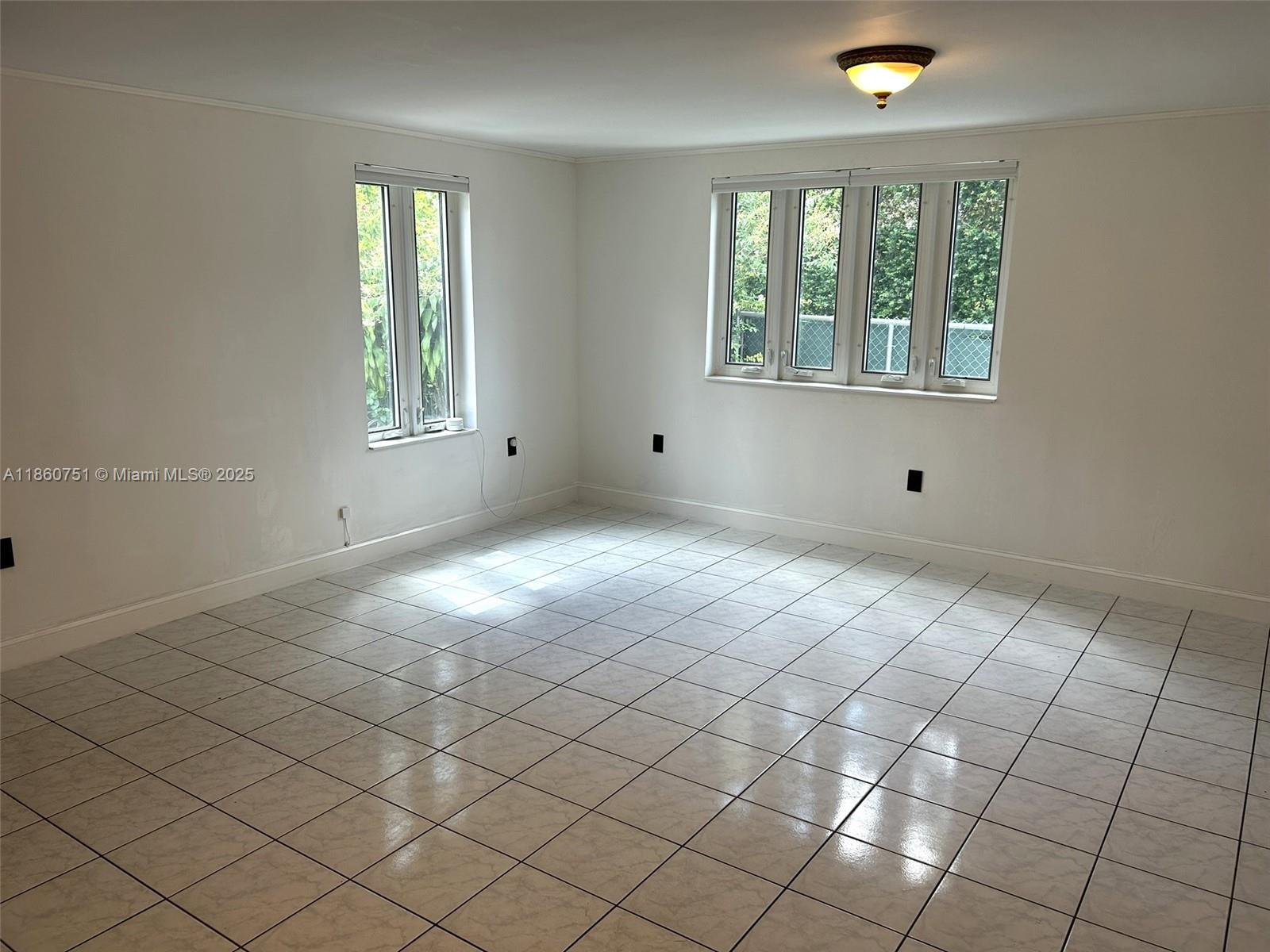 MIAMI SHORES SEC 1 AMD - Residential Lease