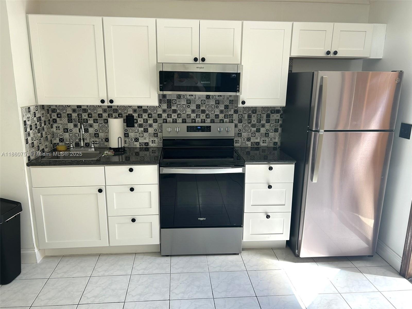 MIAMI SHORES SEC 1 AMD - Residential Lease