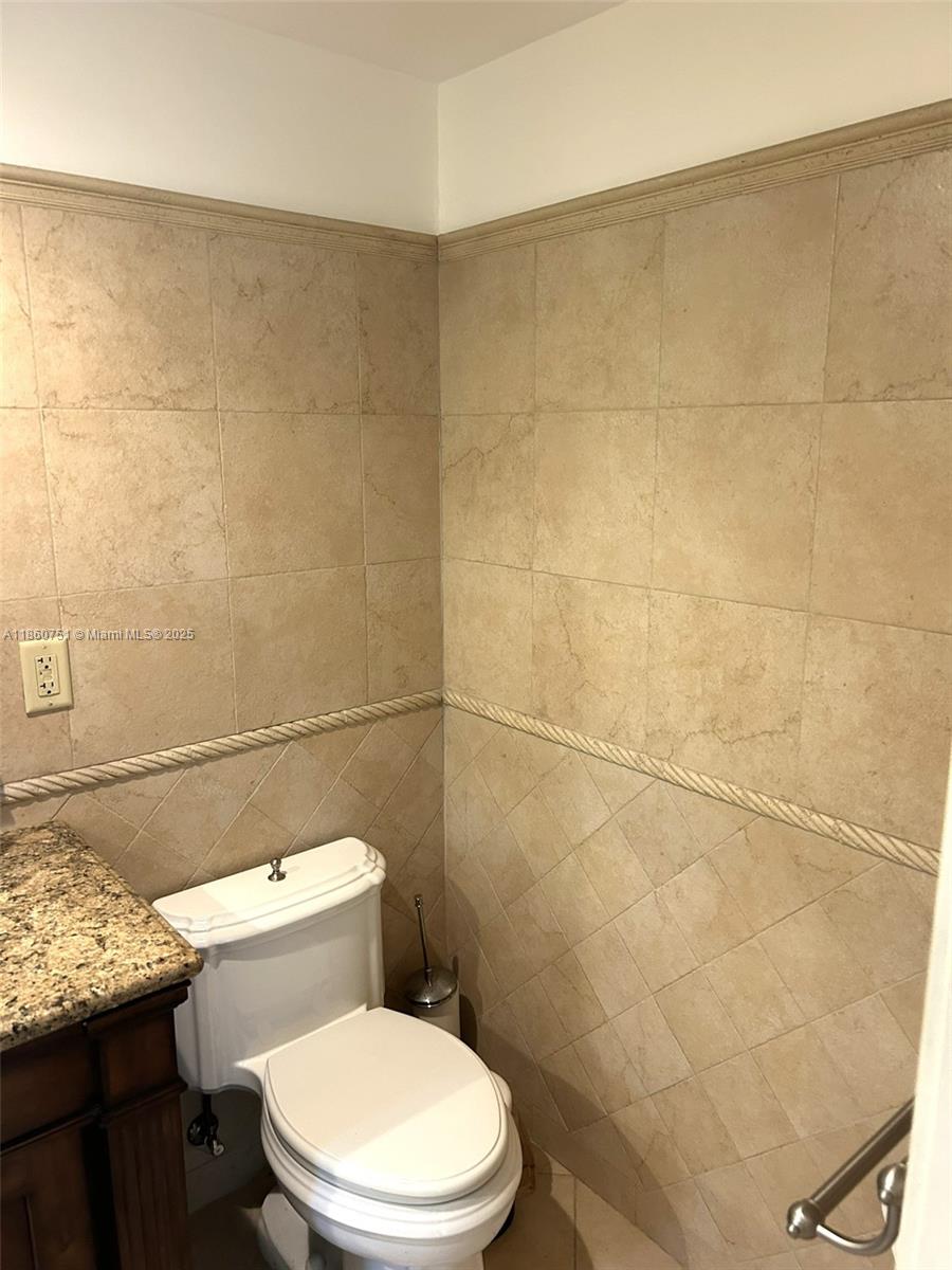 MIAMI SHORES SEC 1 AMD - Residential Lease