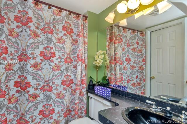 LIME BAY 5 CONDO - Residential