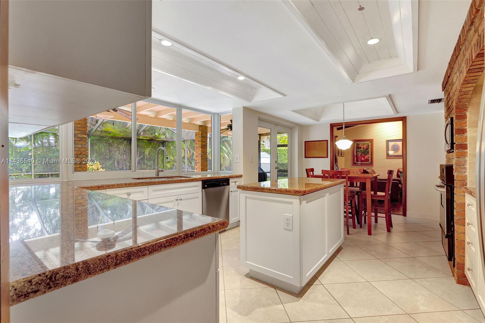 CHARLOTTE ESTATES - Residential