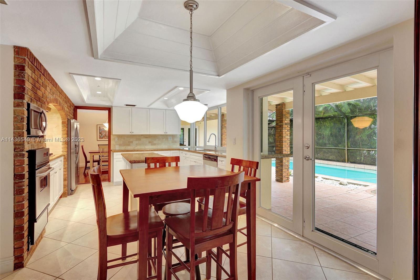 CHARLOTTE ESTATES - Residential