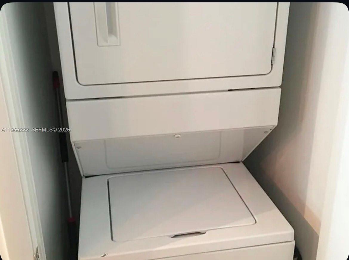 VIZCAYNE SOUTH CONDO - Residential