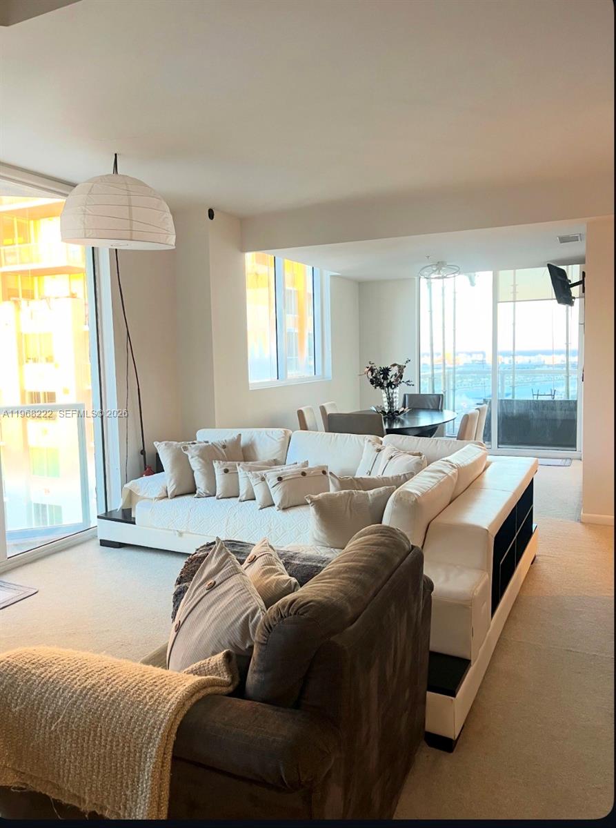 VIZCAYNE SOUTH CONDO - Residential