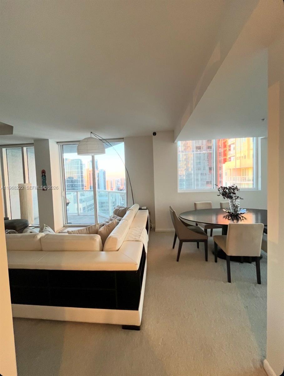 VIZCAYNE SOUTH CONDO - Residential