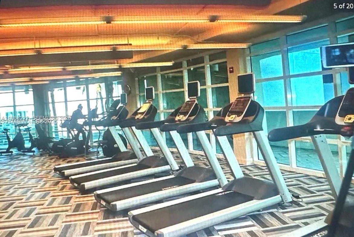 VIZCAYNE SOUTH CONDO - Residential