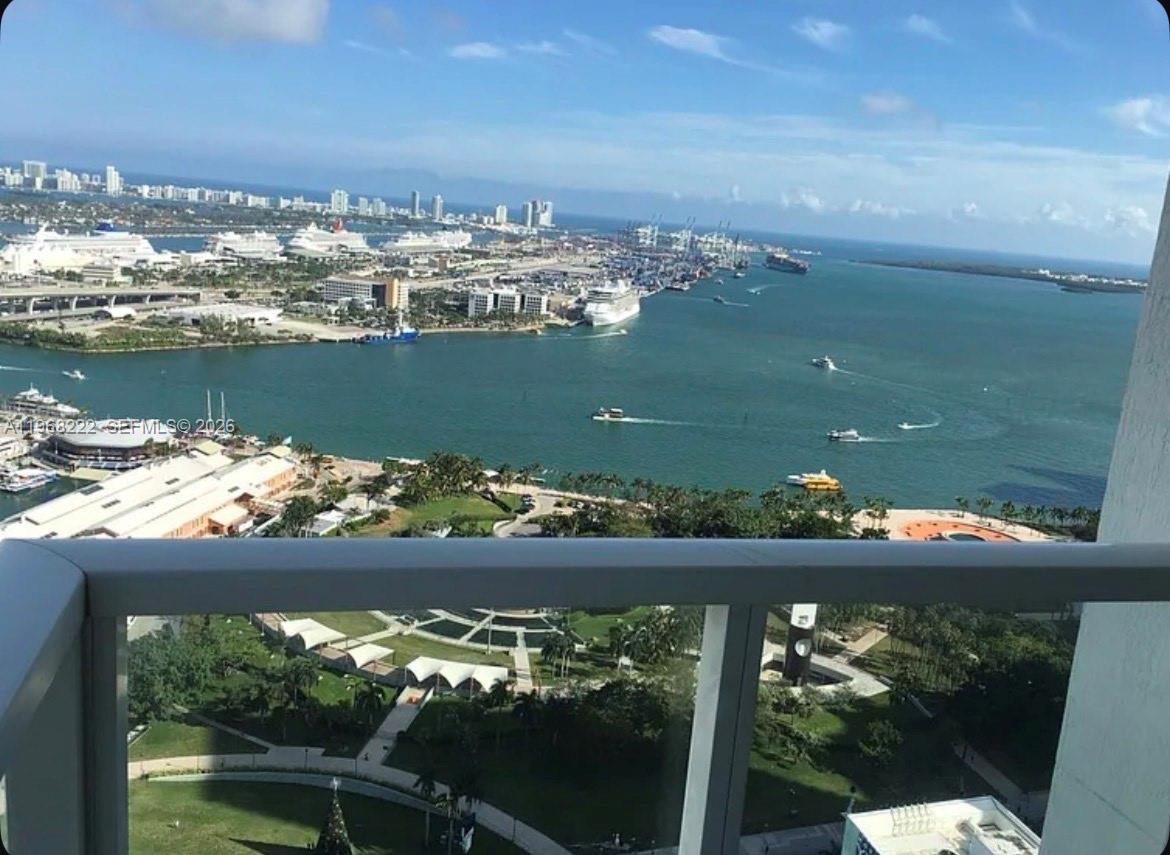 VIZCAYNE SOUTH CONDO - Residential