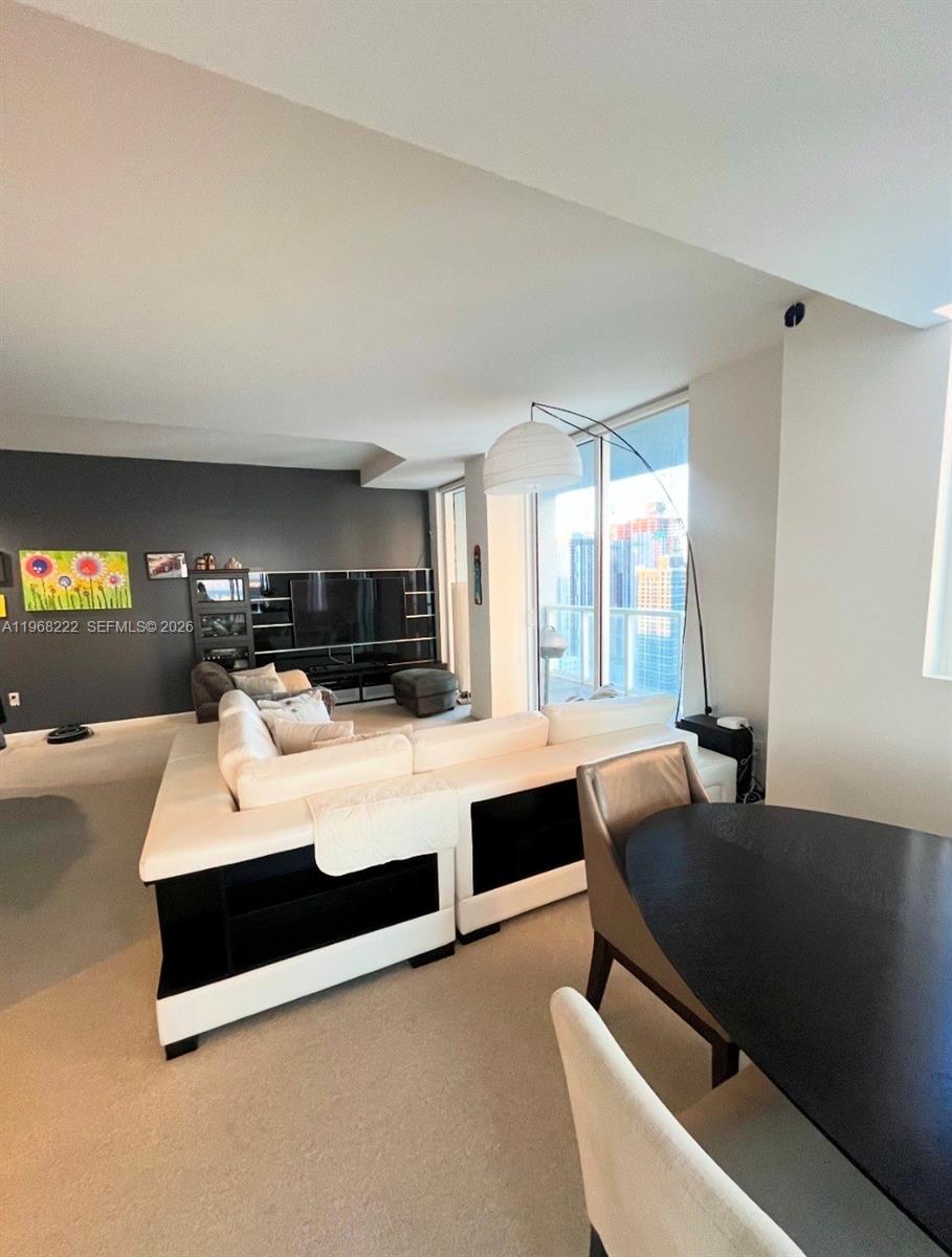 VIZCAYNE SOUTH CONDO - Residential