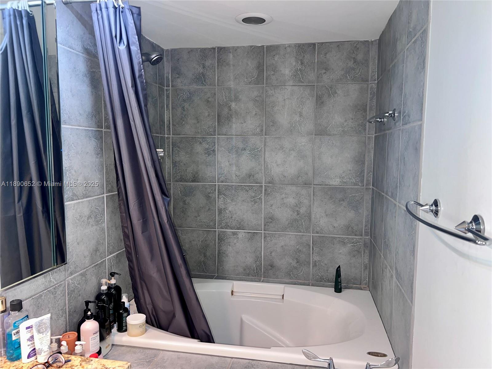 ADMIRALS PORT CONDO WEST - Residential Lease