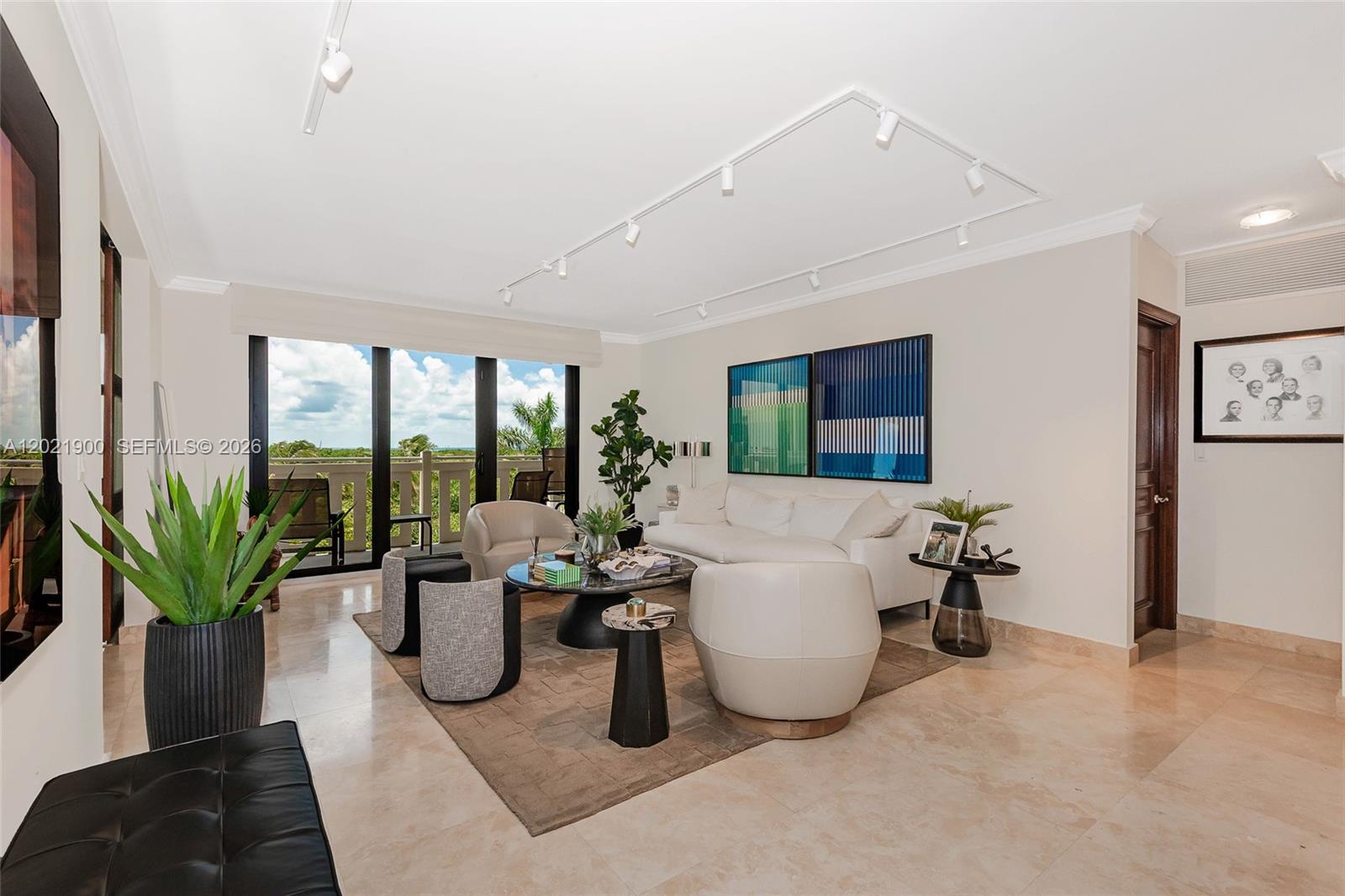 TOWERS OF KEY BISCAYNE CO - Residential