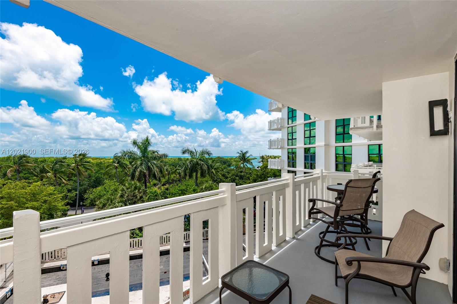 TOWERS OF KEY BISCAYNE CO - Residential