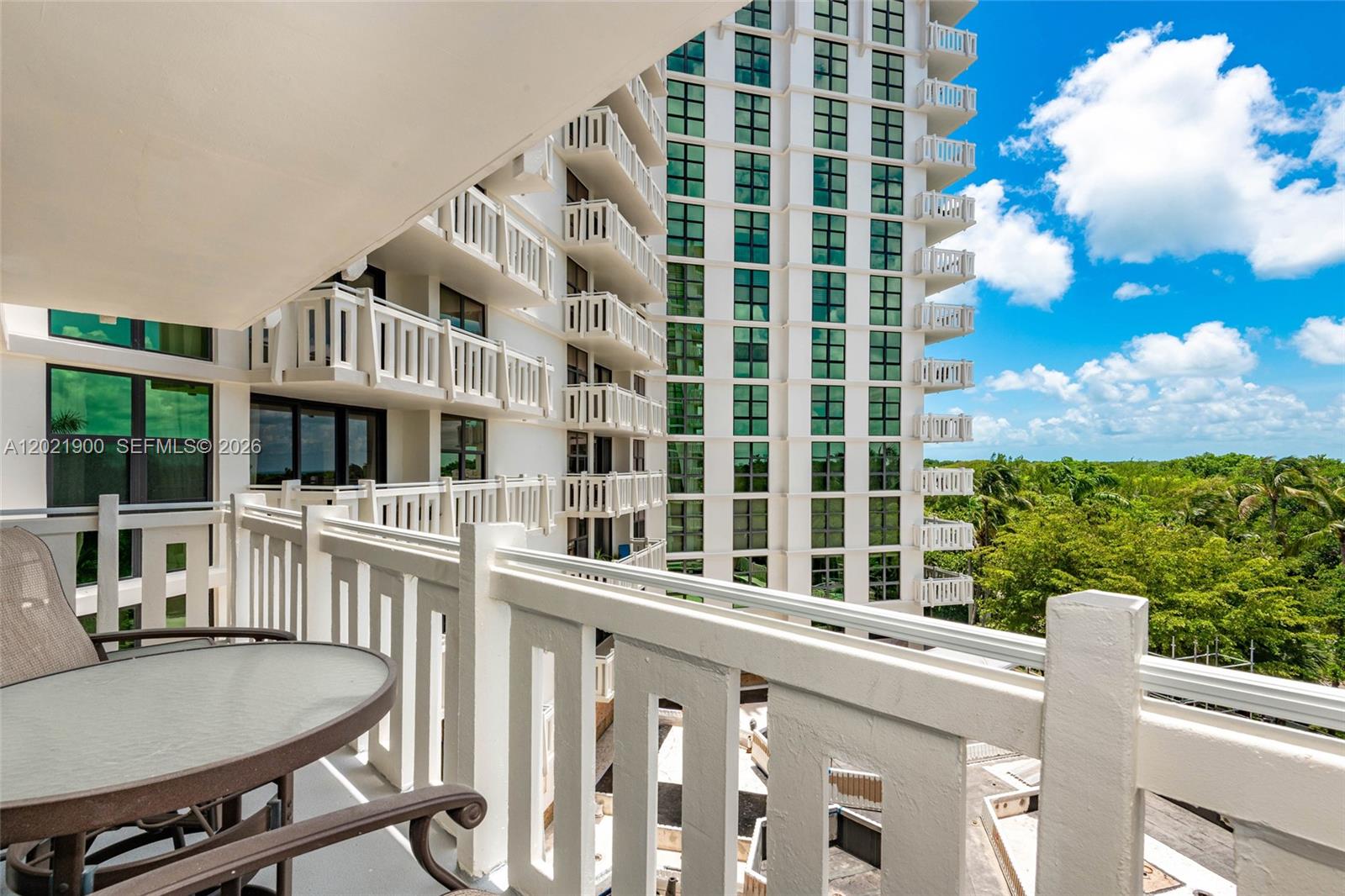 TOWERS OF KEY BISCAYNE CO - Residential