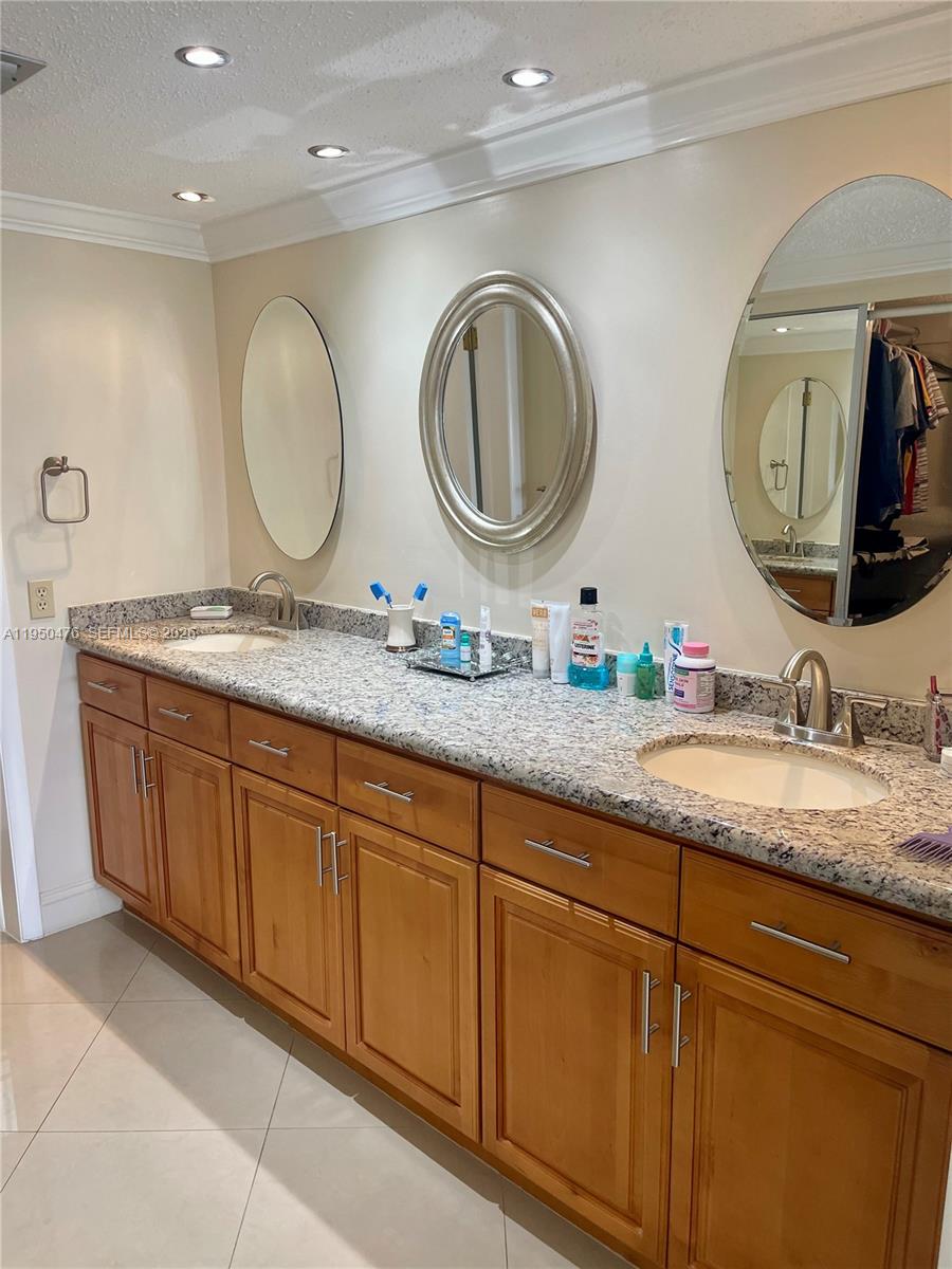 TOPAZ SOUTH CONDO - Residential