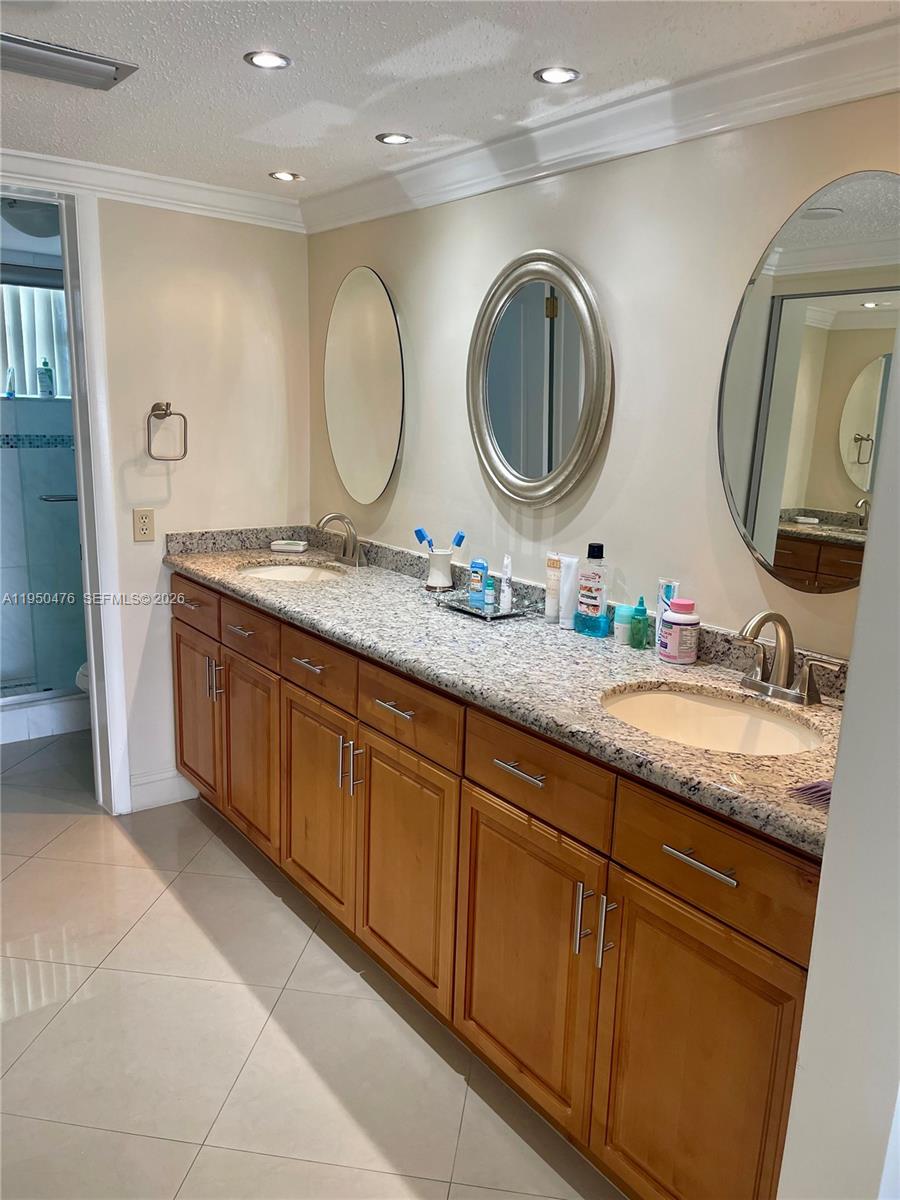 TOPAZ SOUTH CONDO - Residential