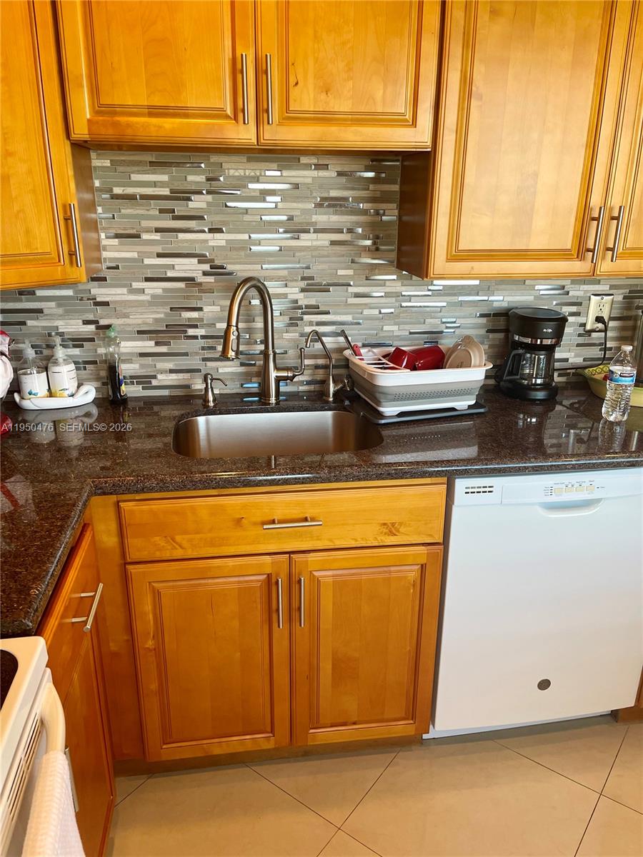 TOPAZ SOUTH CONDO - Residential