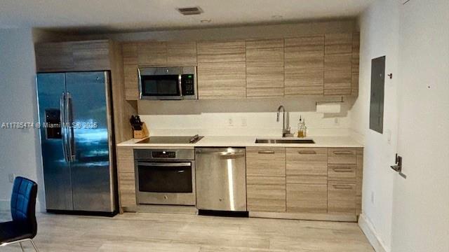 121 NE 34th St 814