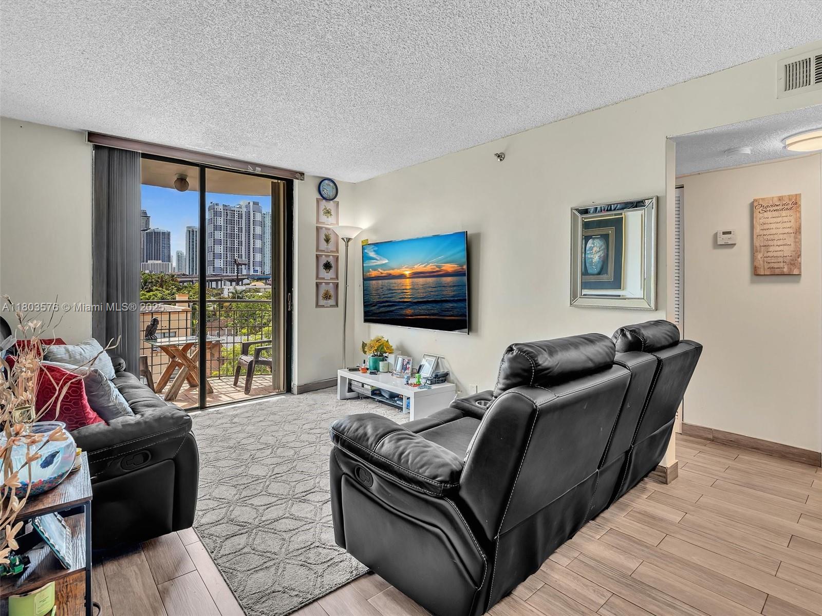RIOPLAZA CONDOMINIUM SOUT - Residential