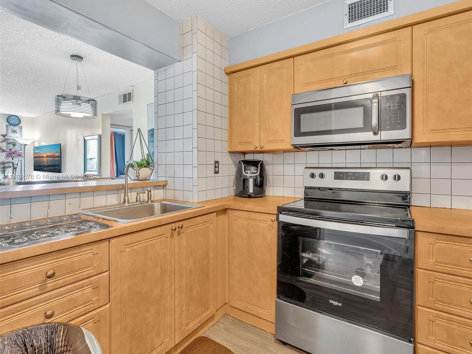 RIOPLAZA CONDOMINIUM SOUT - Residential