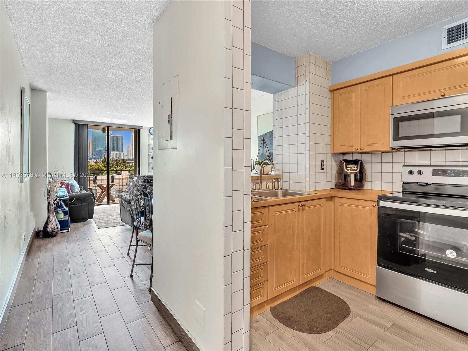 RIOPLAZA CONDOMINIUM SOUT - Residential
