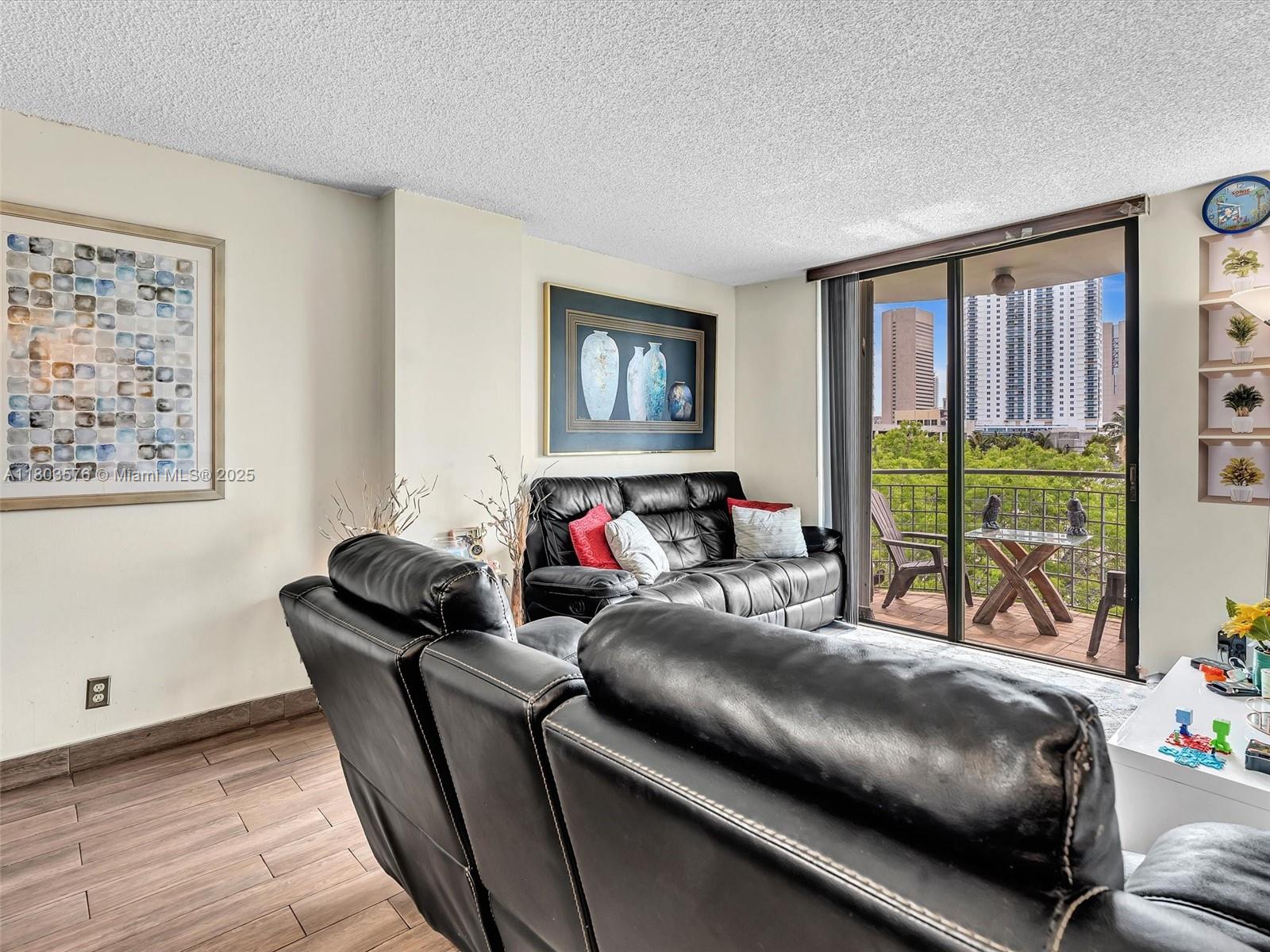 RIOPLAZA CONDOMINIUM SOUT - Residential