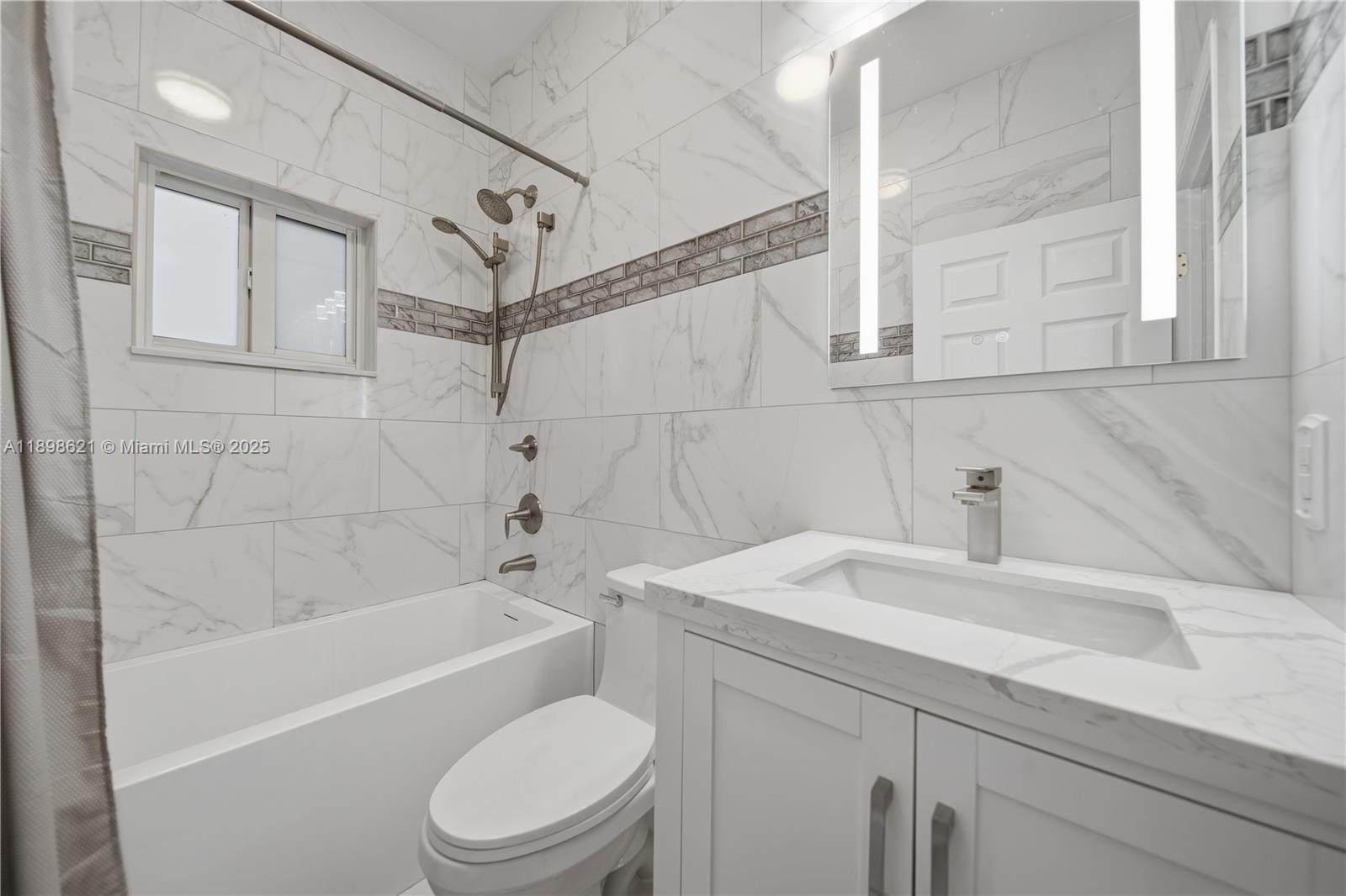TWIN LAKE SHORES EAST - Residential